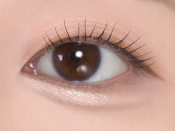 THE FACE SHOP EYE RISE Dual Under Eye Maker dual-ended under-eye makeup pencil in multiple shades